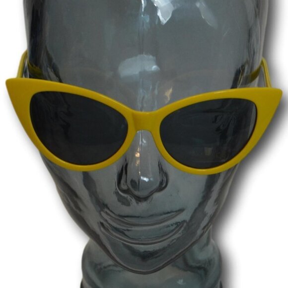 Petals & Peacocks Zumiez Yellow Meow Meow Cat Eyes Sunglasses UV 400 NWT - Picture 1 of 3